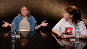 Kamarádky Z - dívčí talk show o válce