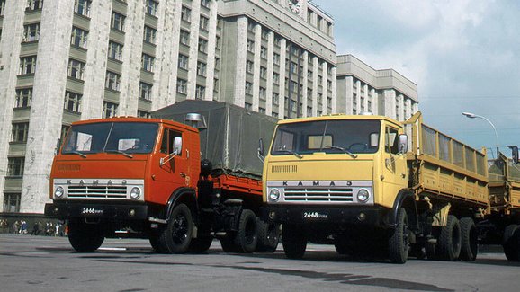 KamAZ: Připomeňte si historii ruského výrobce nákladních aut a několikanásobného šampiona Dakaru