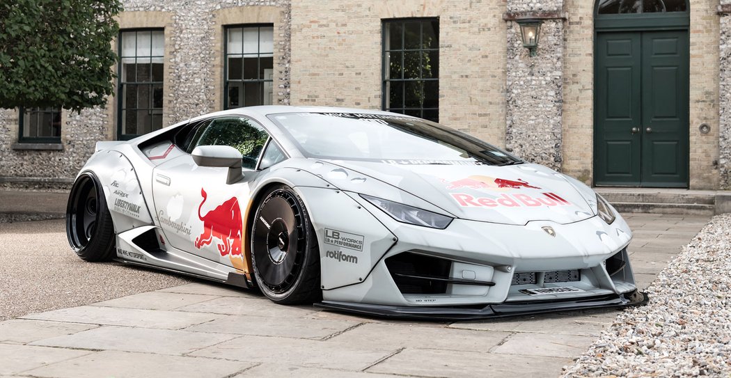 Závod Kamazu s Lamborghini? Red Bull spáchal další parádní šílenost