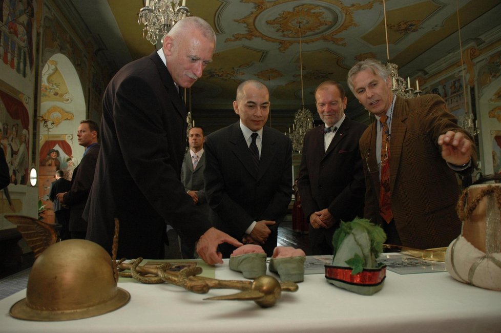 Kambodžský král Norodom Sihamoni na návštěvě České republiky v roce 2010