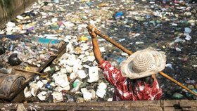 Zbytek provincie Sihanoukville se topí v odpadcích.