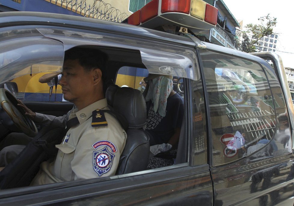 Kambodžská policie prý zadržela kvůli drogám i Češku.