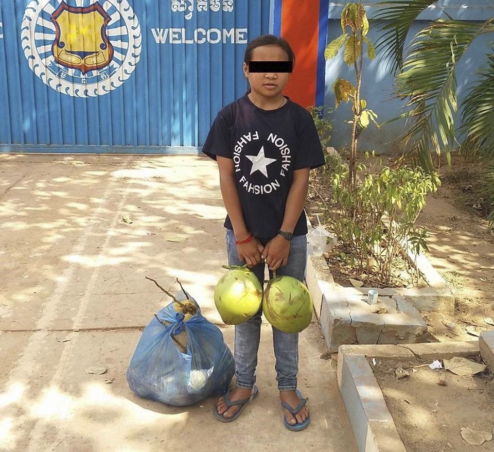 &#34;Zneužívaná&#34; Nicol chodí každý den navštěvovat Wendiho do věznice: Vozí mu kokosy a melouny, na nic jiného nemá peníze.