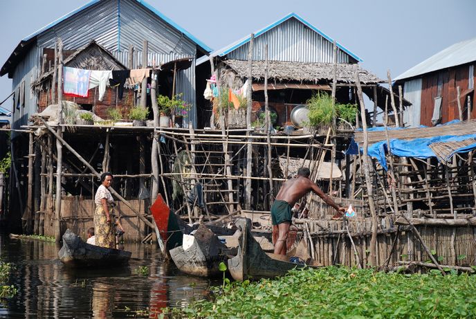 Plovoucí vesnice na jezeře Tonlé Sap