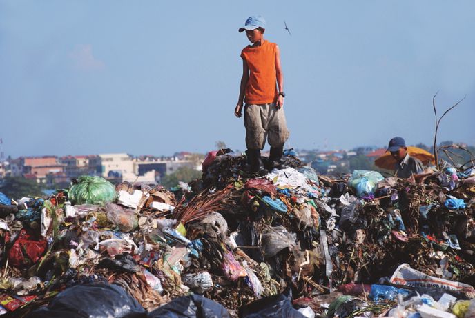 Odpadky mají v Kambodži velkou hodnotu a jejich recyklace nemá nic společného s ekologií. Je to byznys.