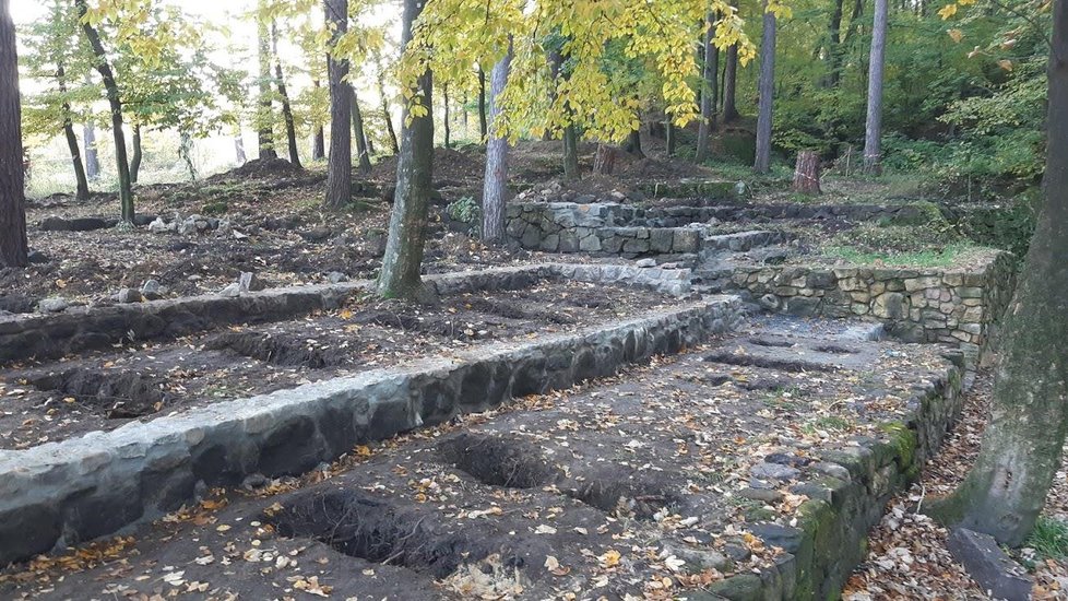 Bude vypadat jako v roce 1929. Nový Jičín opravuje stoleté kamenné divadlo. Nedává mu novou tvář, ale vrací tu původní.