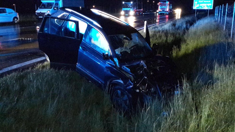 Při nehodě u Kamenného Újezdu zemřel řidič BMW na místě. Jeho spolujezdec zemřel v nemocnici po necelém týdnu