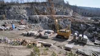 Dálnice, rychlotratě i nové byty v ohrožení. Česku dochází kámen, musí uvolnit ruce těžařům