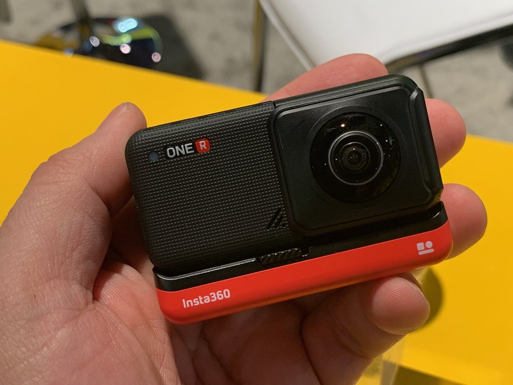 Insta 350 One R - kamerka, která natočí doslova všechno