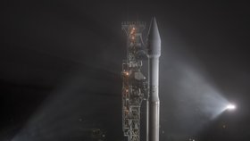 Z Kalifornie odstartovala nosná raketa Atlas V. Nese robotickou sondu InSight, která bude zkoumat jádro Marsu
