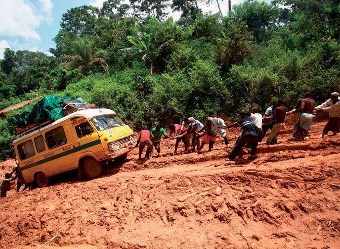 Dobrodružná cesta pralesem aneb Týden pekla na transkamerunské dálnici