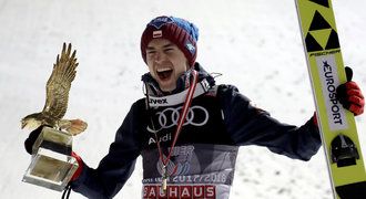 Skvělý Stoch vyhrál podruhé v kariéře Světový pohár skokanů na lyžích