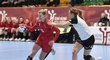 Kamila Kordovská se tlačí do útoku v zápase proti Švýcarkám