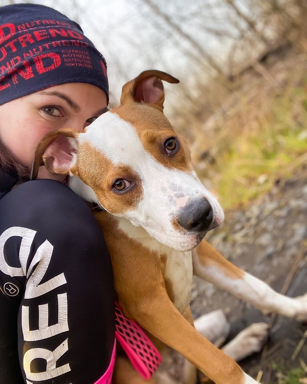 Kamila Nývltová a její fenka Emma