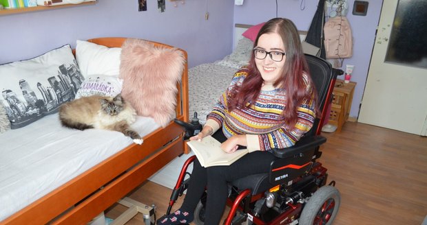 Nezdolná Kamila se nevyléčitelné nemoci nevzdala: Žije, píše knížku a pomáhá ostatním