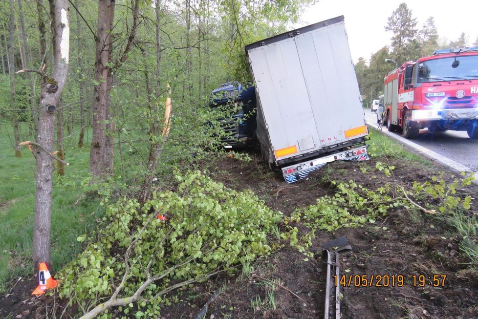 Nehoda kamionu na Domažlicku