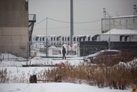 Oběti covidu v New Yorku dál skladují chladírenské kamiony. Skončí v hromadném hrobě?