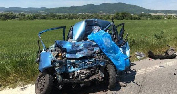 Řidička (†57) nepřežila čelní srážku s českým kamionem: Zemřela na místě