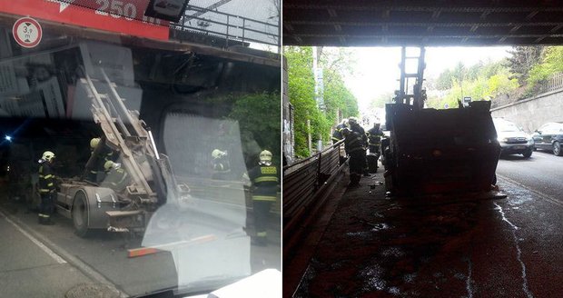 Řidič kamionu nesklopil sklápěčku a narazil v Praze do viaduktu