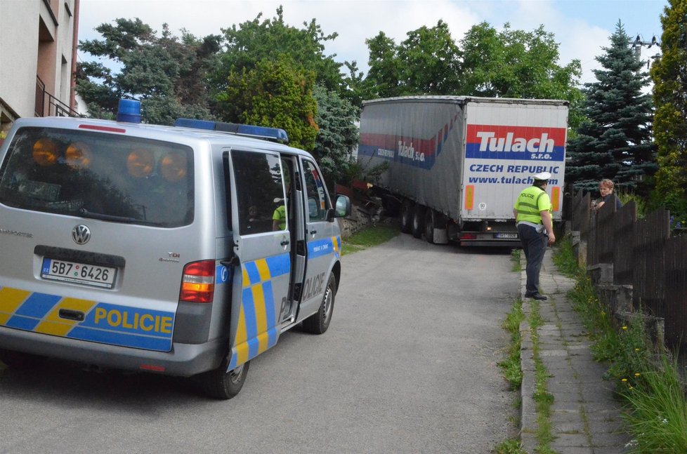 Policisté na místě uložili řidiči blokovou pokutu.