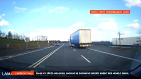 Polský řidič kamionu málem srazil českého řidiče.