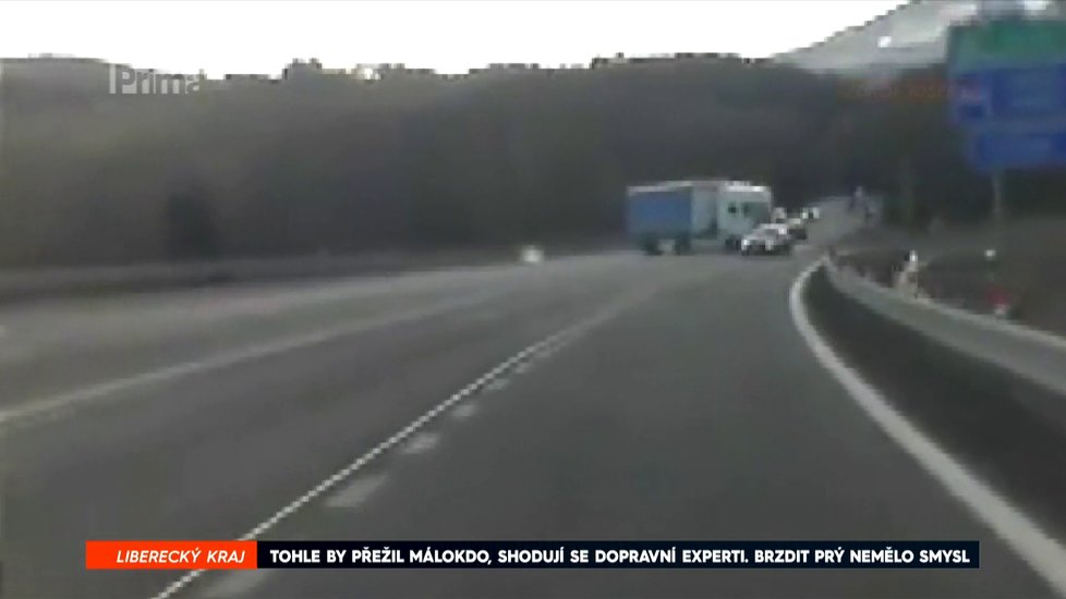 Polský řidič kamionu málem srazil českého řidiče.