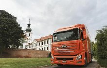 Kamion jezdí na vodík, ale v Česku nenatankuje!