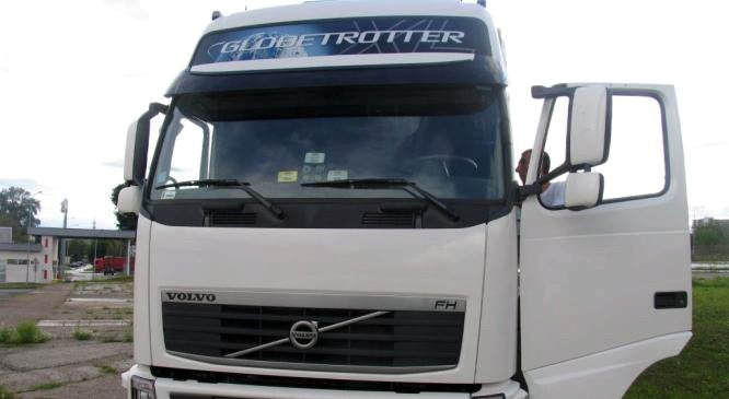 Českého řidiče kamionu řešili i v Bruselu: „Výplaty se falšují a komise musí jednat“.
