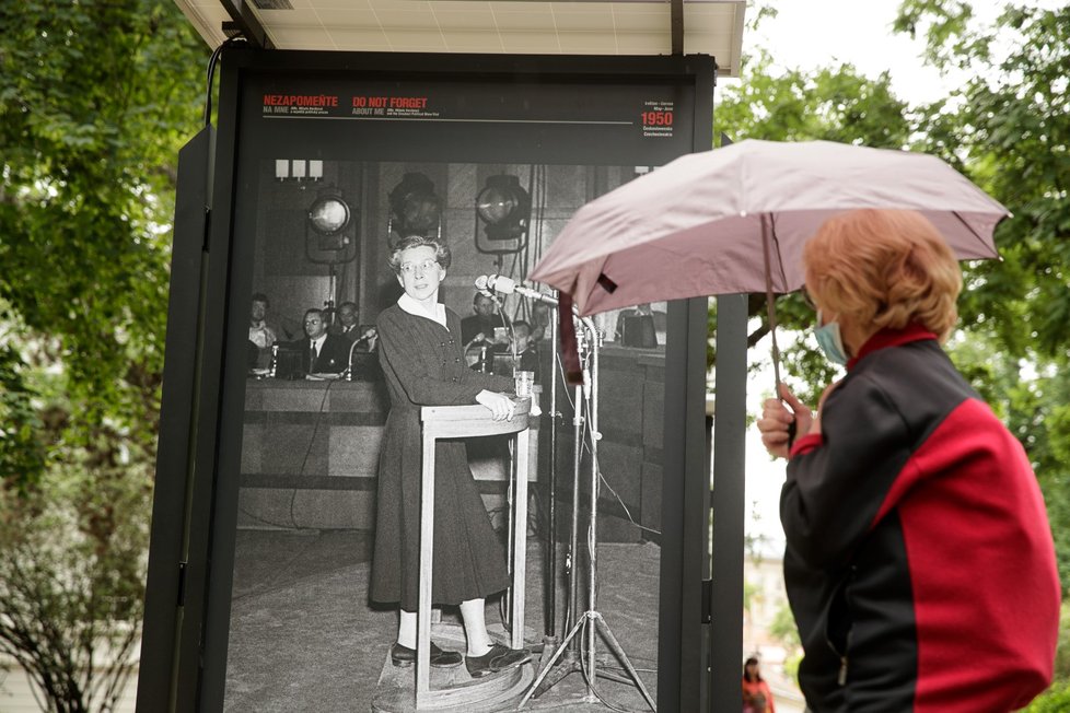 Výstava na Kampě připomínající 70. výročí od justiční vraždy Milady Horákové