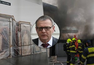 Museum Kampa navštívil ministr kultury Lubomír Zaorálek, který si prohlédl následky požáru.