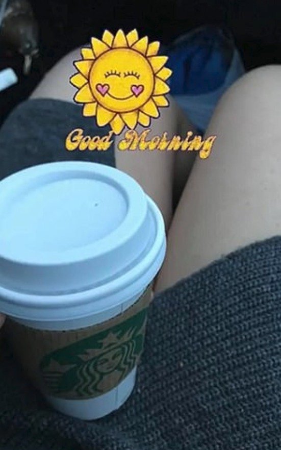 Saúdka (18), která si užívá azylu v Kanadě, se pochlubila, že už ochutnala kávu ze Starbucks.