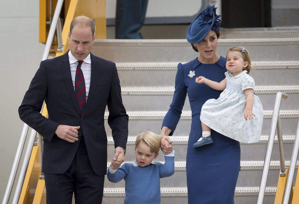 Princ William s manželkou a dětmi po příletu na návštěvu Kanady.