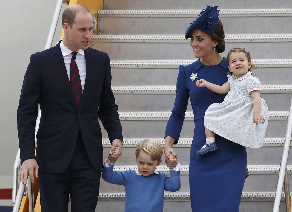 Princ William s manželkou a dětmi