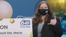 Mladá Kanaďanka (18) vyhrála v loterii stovky milionů!