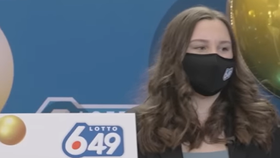 Mladá Kanaďanka (18) vyhrála v loterii stovky milionů!