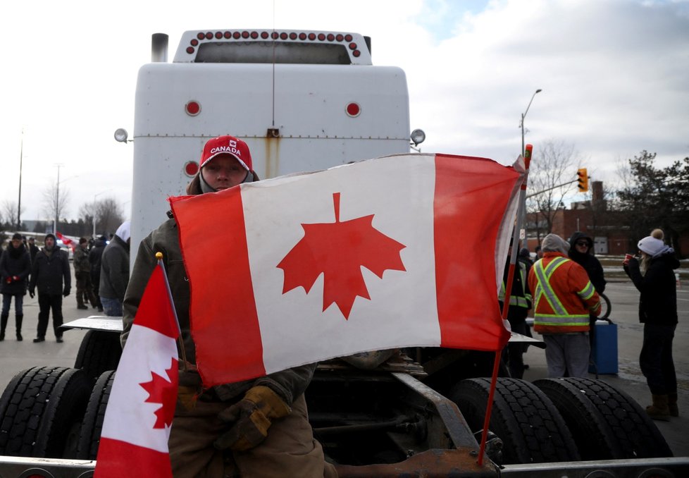 Naštvaní Kanaďané zablokovali most mezi USA a Kanadou. Bojují proti vládním opatřením