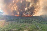 Ničivé inferno v Kanadě: Oheň i zabíjel. A ničí tisíce kilometrů čtverečních půdy
