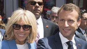 Francouzský prezident Macron už dorazil do Kanady na summit G7. Na cestě ho doprovází manželka Brigitte.