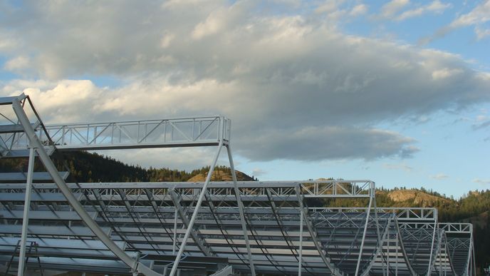 Antény kanadské observatoře, která podezřelý signál zachytila.