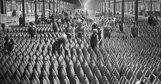 Zapomenutí kanárci: Ženy z muničních továren, které 1. světová válka zbarvila dožluta
