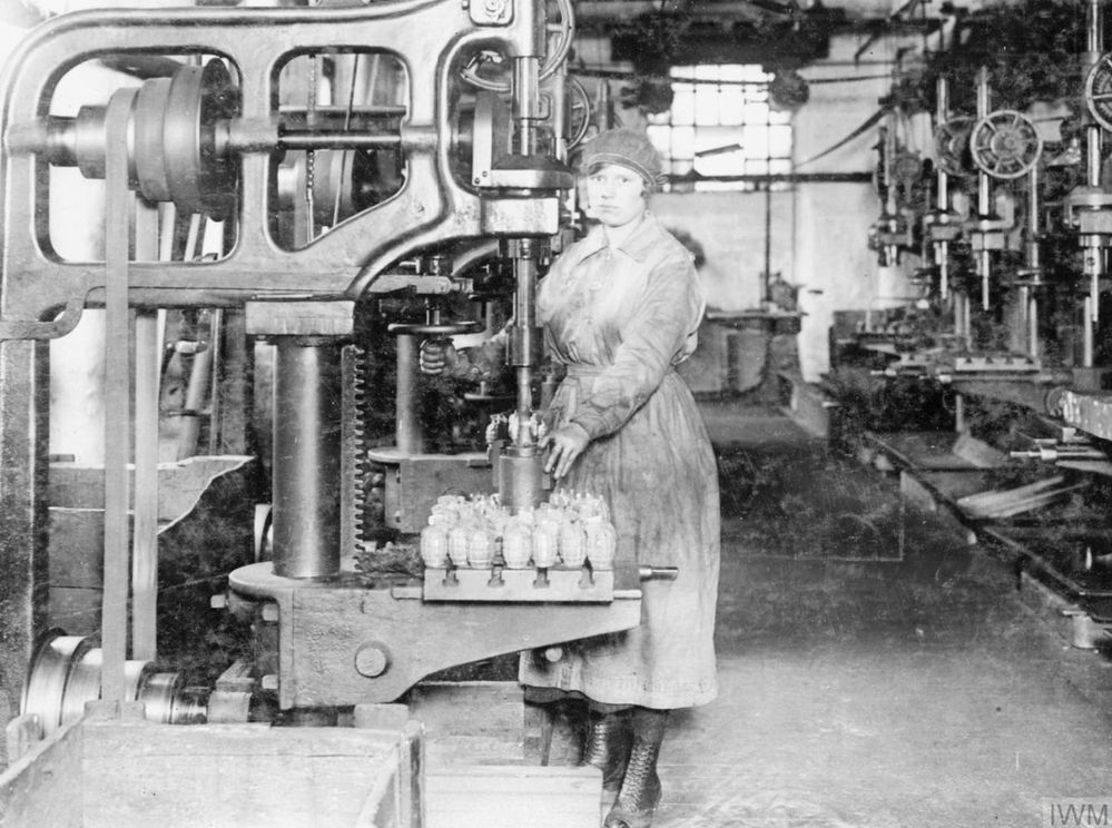 Ženy v muničních továrnách pracovaly s toxickými chemikáliemi, bez jakýchkoliv ochranných pomůcek.