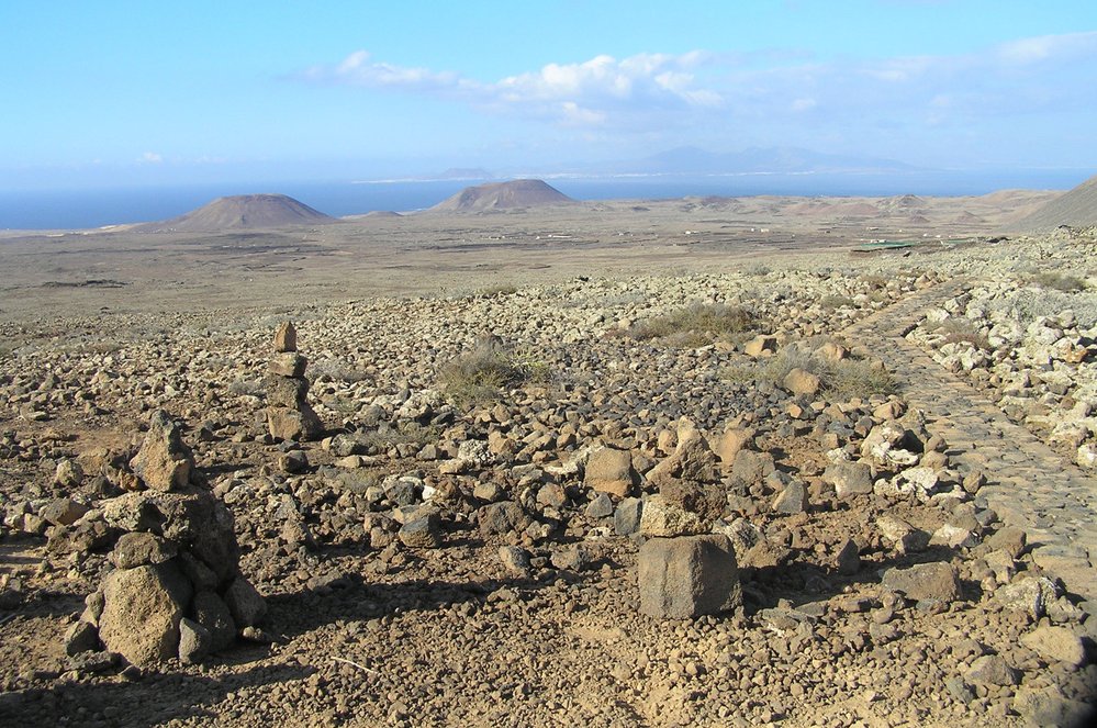 Nedaleko ostrova El Hierro soptí podmořský vulkán.