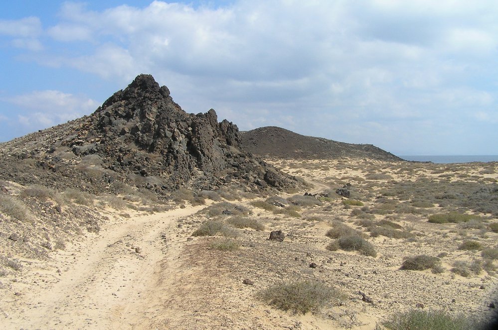 Nedaleko ostrova El Hierro soptí podmořský vulkán.