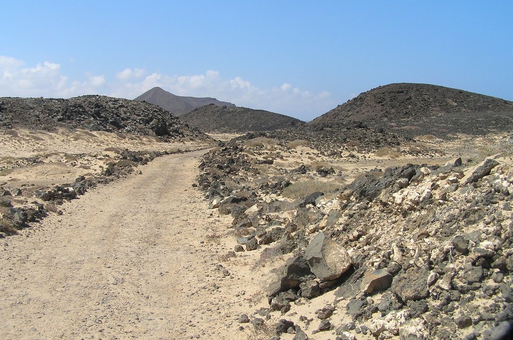 Nedaleko ostrova El Hierro soptí podmořský vulkán.