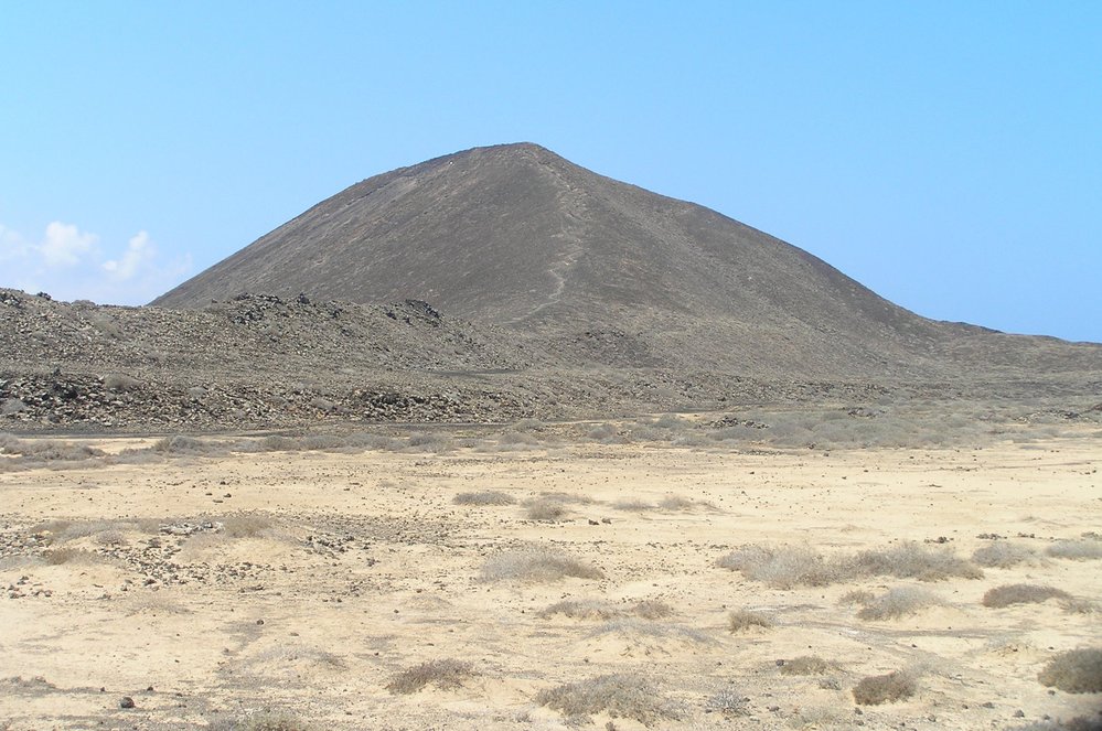 Nedaleko ostrova El Hierro soptí podmořský vulkán.