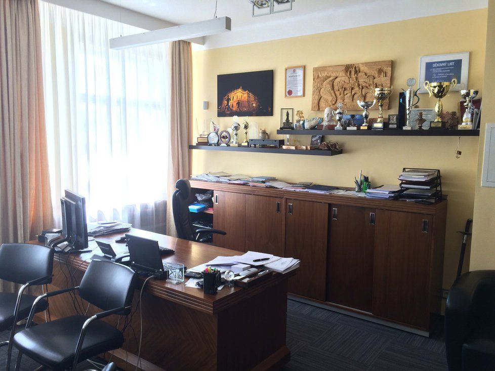 Takto vypadala Lomeckého kancelář, když byl starostou Prahy 1.