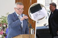 Kulhánek vyzval Nejedlého, ať vrátí diplomatický pas. A vzkaz pro Mynáře na vile: „Lhář!“