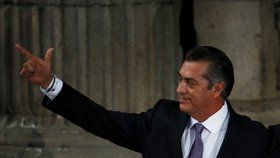 Jaime Rodríguez Calderón řekl v prezidentské debatě: „Měli bychom sekat ruce těm, kteří kradou.“