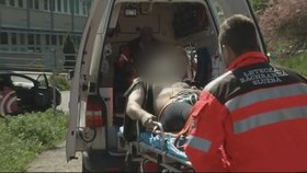 Záchranná služba převezla postřeleného muže do nemocnice