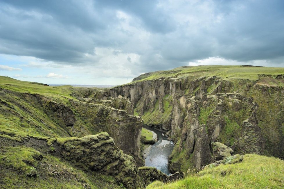 Kaňon Fjaðrárgljúfur na Islandu.